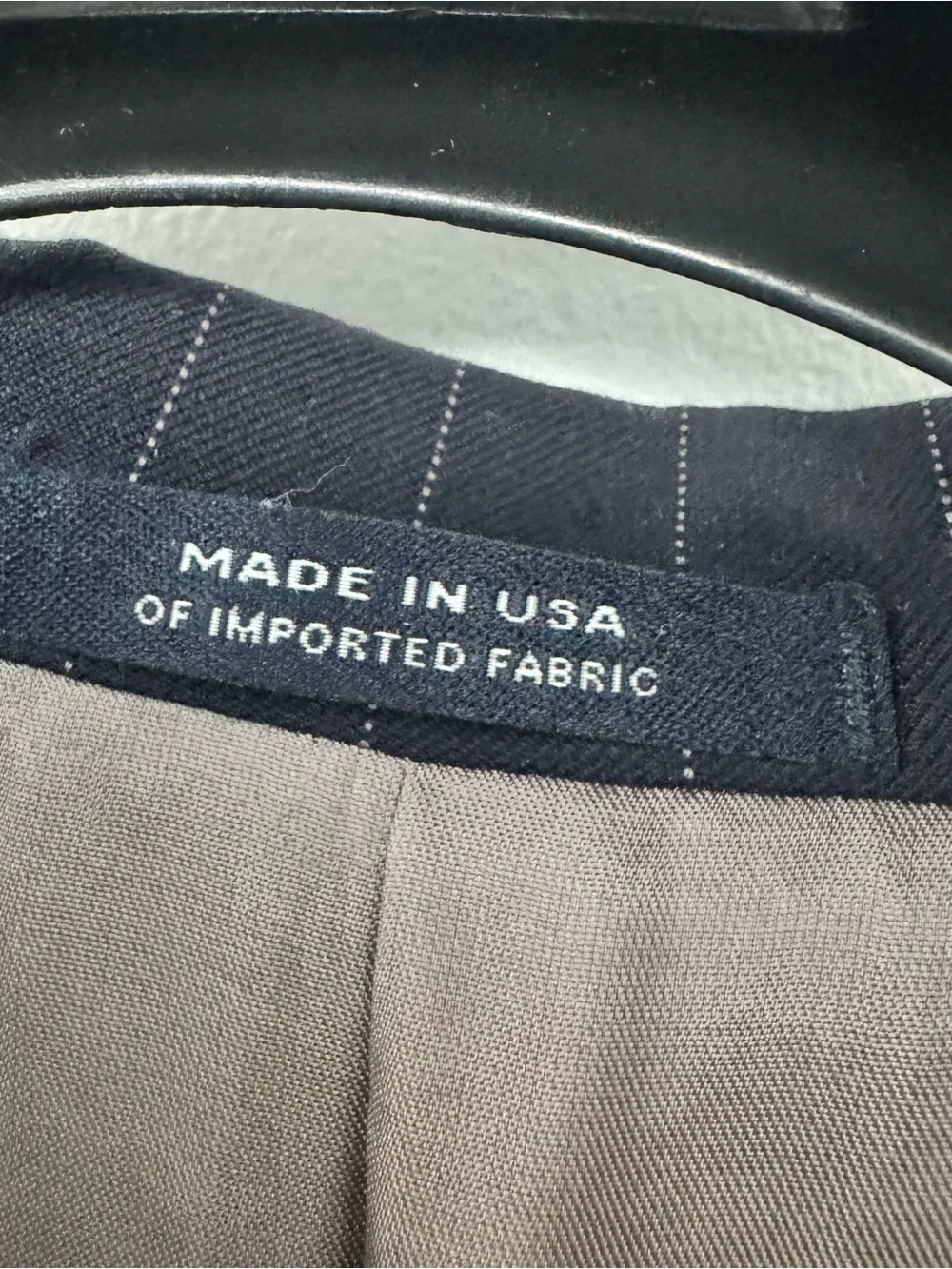 Hart Schaffner Marx 2 pc Suit 44R 40x32 Navy Blue Pinstripe Wool Blazer USA Made